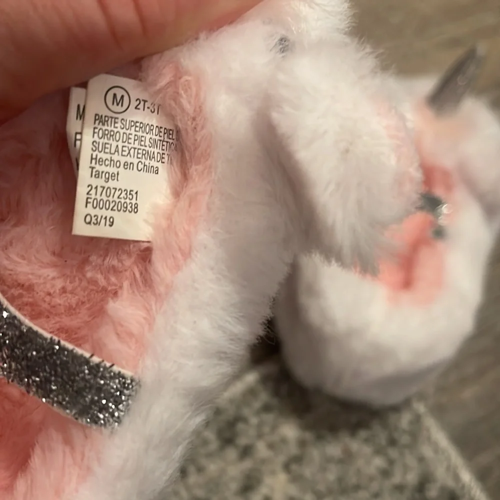N/A kid’s slippers